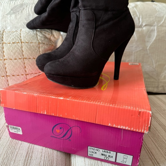 A’Gaci Black Under the Knee High Heel Boots Size 7 - Picture 2 of 5